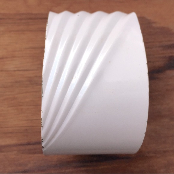 VTG white metal bracelet cuff - Picture 1 of 4